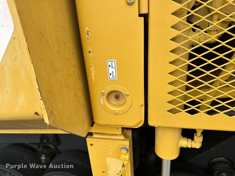 image for item FK1578 2010 Caterpillar AP1055D paver