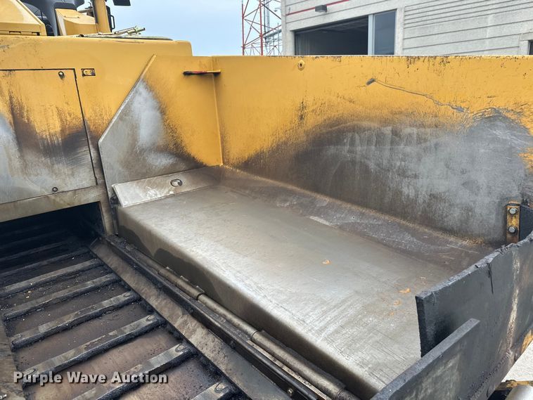 image for item FK1578 2010 Caterpillar AP1055D paver