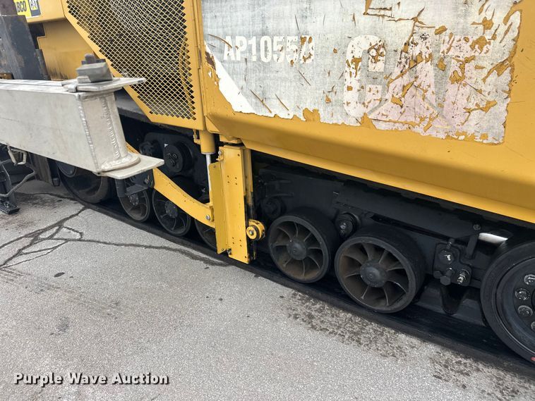 image for item FK1578 2010 Caterpillar AP1055D paver