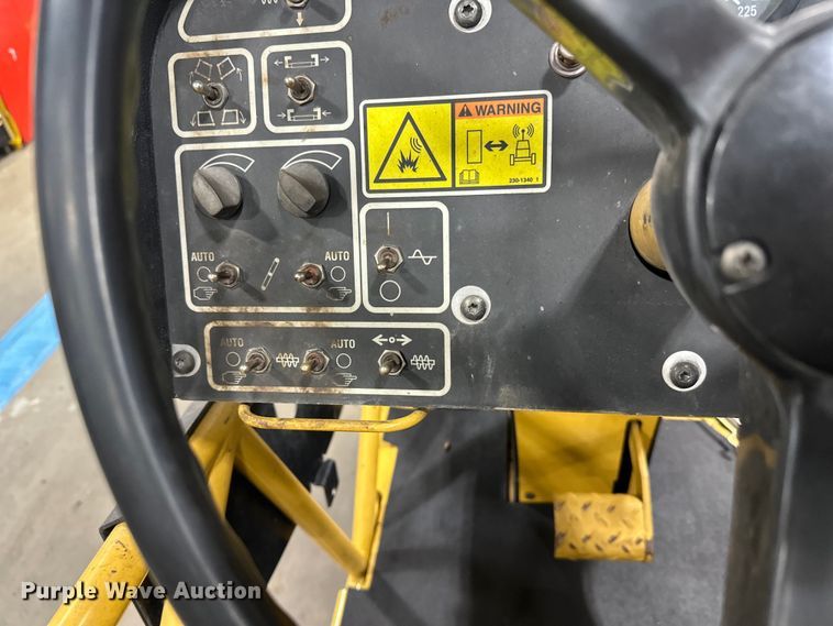 image for item FK1578 2010 Caterpillar AP1055D paver