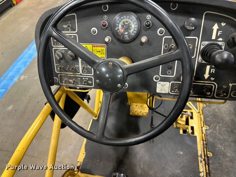 image for item FK1578 2010 Caterpillar AP1055D paver