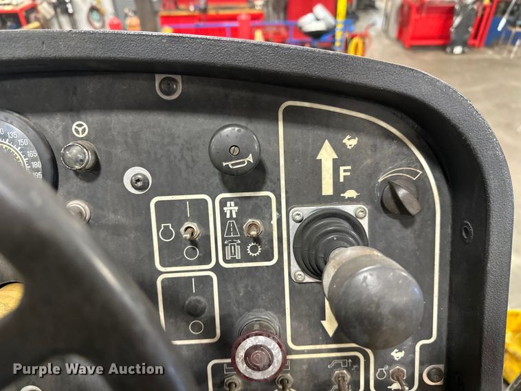 image for item FK1578 2010 Caterpillar AP1055D paver