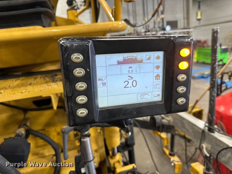 image for item FK1578 2010 Caterpillar AP1055D paver