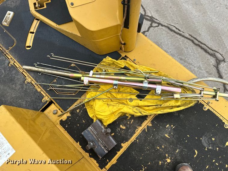 image for item FK1578 2010 Caterpillar AP1055D paver