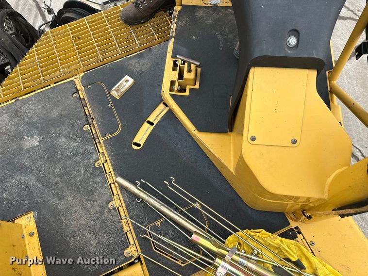 image for item FK1578 2010 Caterpillar AP1055D paver