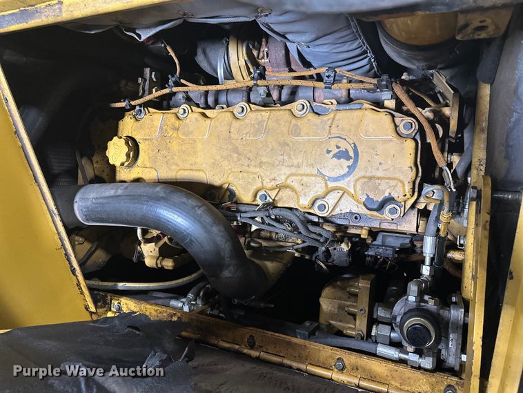 image for item FK1578 2010 Caterpillar AP1055D paver