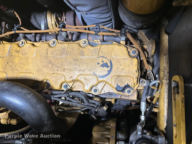 image for item FK1578 2010 Caterpillar AP1055D paver