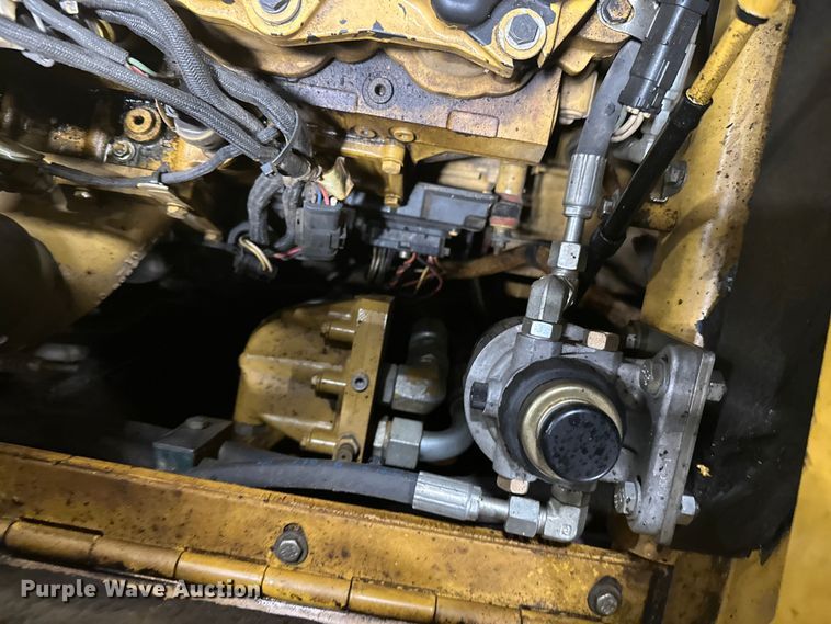 image for item FK1578 2010 Caterpillar AP1055D paver