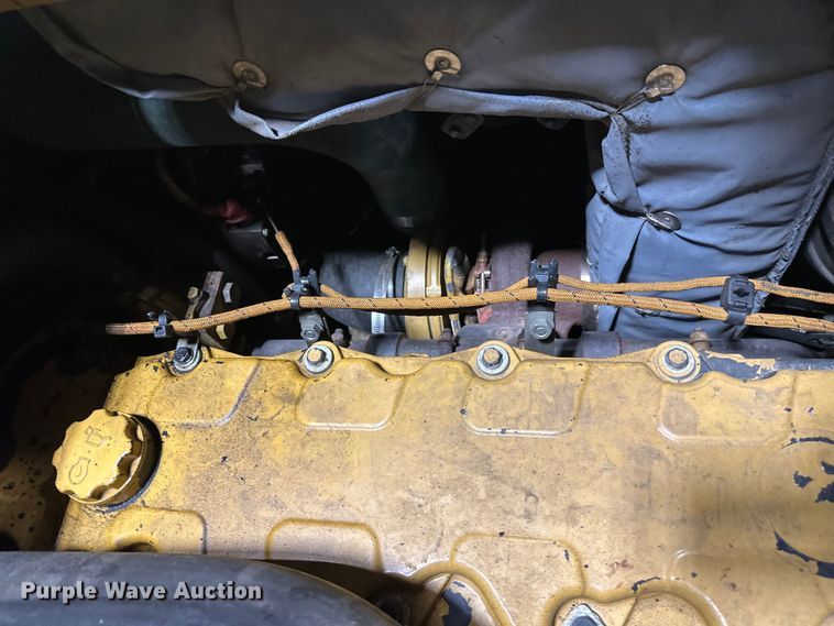 image for item FK1578 2010 Caterpillar AP1055D paver