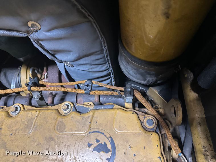 image for item FK1578 2010 Caterpillar AP1055D paver