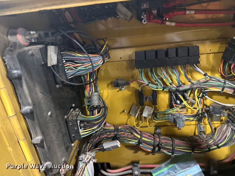 image for item FK1578 2010 Caterpillar AP1055D paver