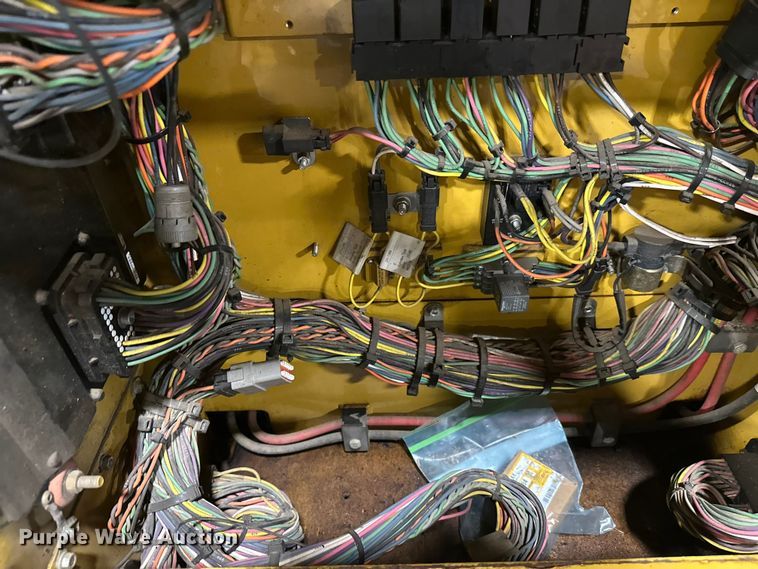 image for item FK1578 2010 Caterpillar AP1055D paver