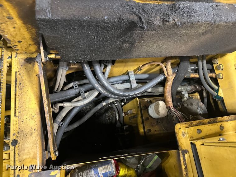 image for item FK1578 2010 Caterpillar AP1055D paver