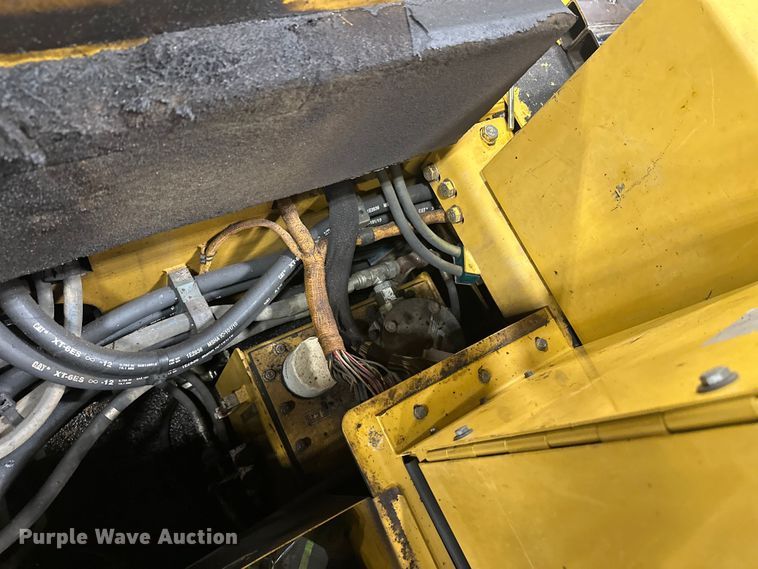 image for item FK1578 2010 Caterpillar AP1055D paver