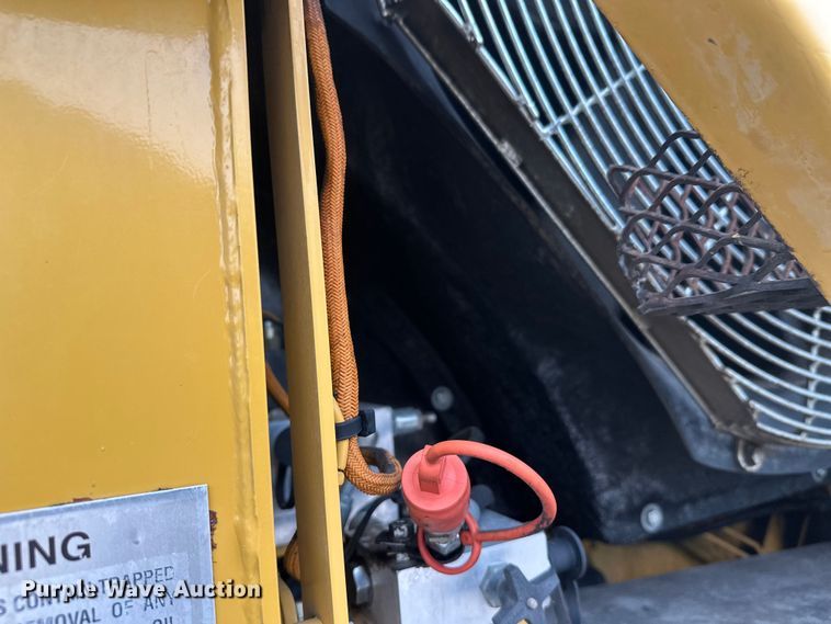 image for item FK1578 2010 Caterpillar AP1055D paver