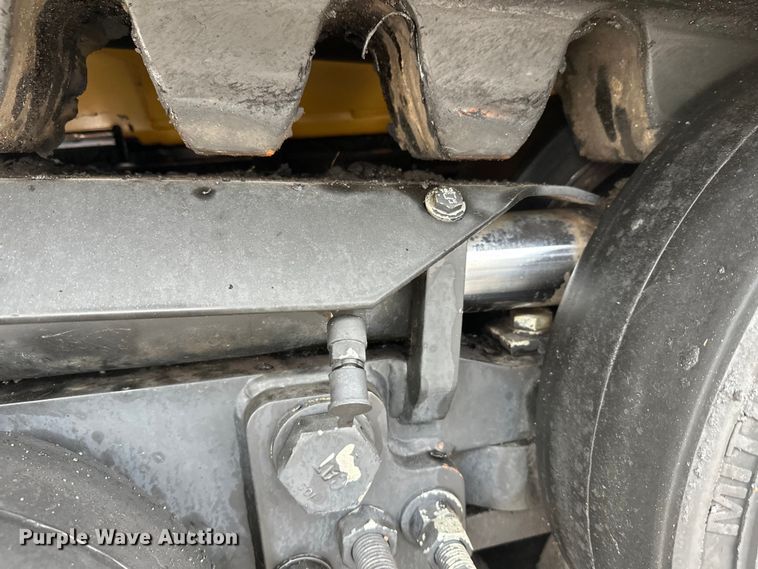 image for item FK1578 2010 Caterpillar AP1055D paver