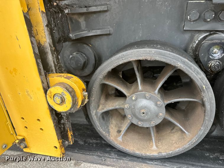 image for item FK1578 2010 Caterpillar AP1055D paver