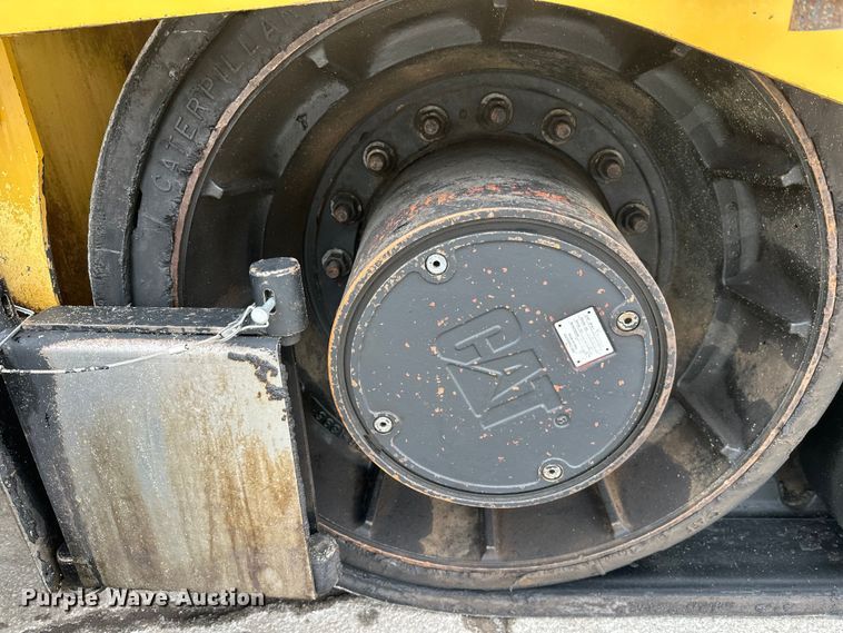 image for item FK1578 2010 Caterpillar AP1055D paver