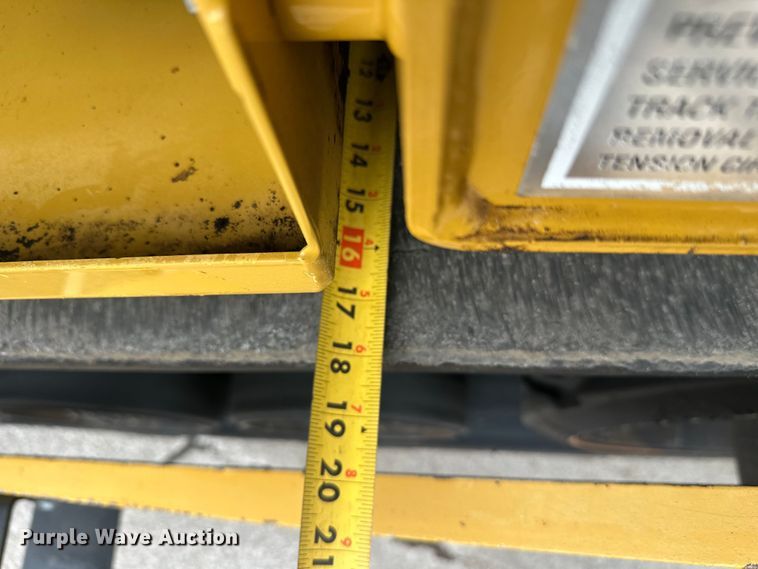 image for item FK1578 2010 Caterpillar AP1055D paver