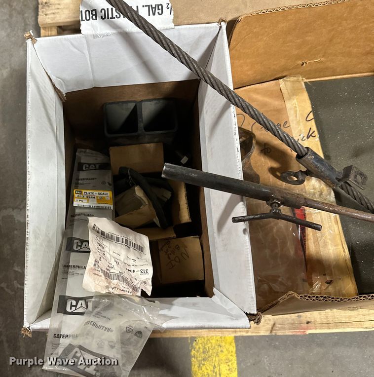 image for item FK1578 2010 Caterpillar AP1055D paver