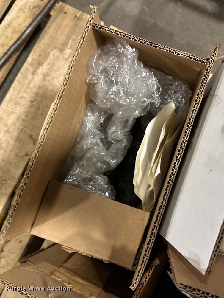 image for item FK1578 2010 Caterpillar AP1055D paver