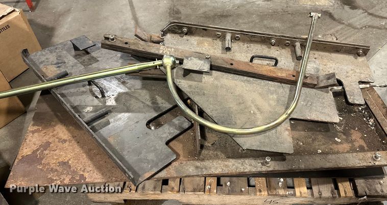 image for item FK1578 2010 Caterpillar AP1055D paver