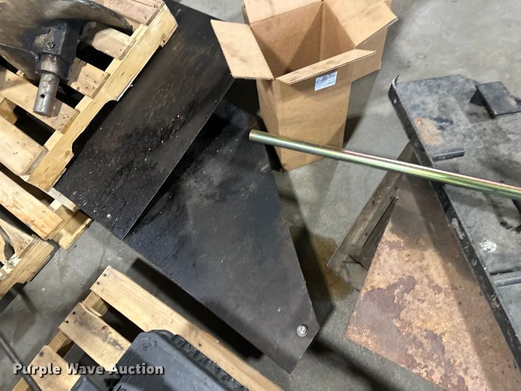 image for item FK1578 2010 Caterpillar AP1055D paver