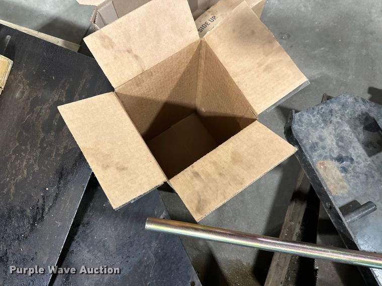 image for item FK1578 2010 Caterpillar AP1055D paver