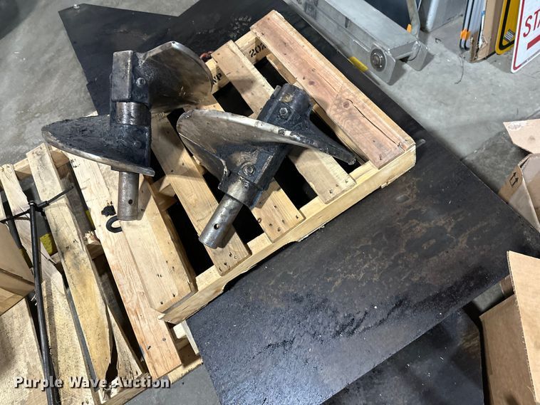 image for item FK1578 2010 Caterpillar AP1055D paver