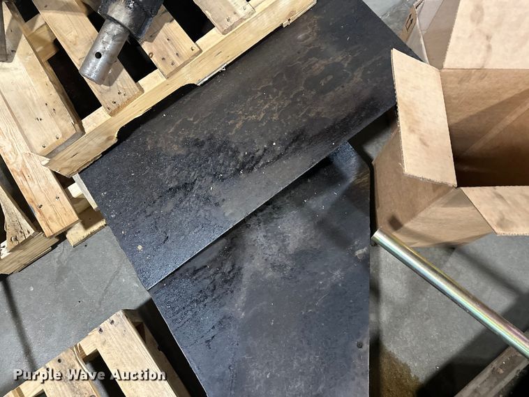 image for item FK1578 2010 Caterpillar AP1055D paver