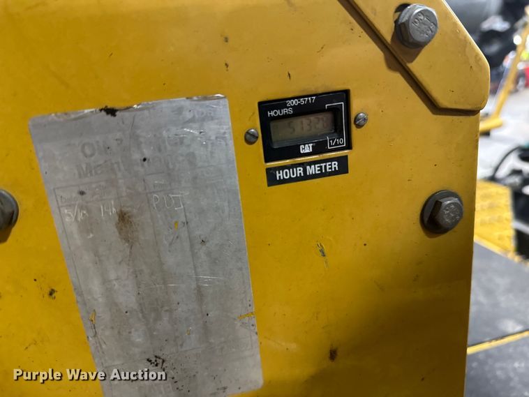 image for item FK1578 2010 Caterpillar AP1055D paver