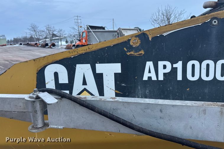 image for item FK1579 2014 Caterpillar AP1000E paver