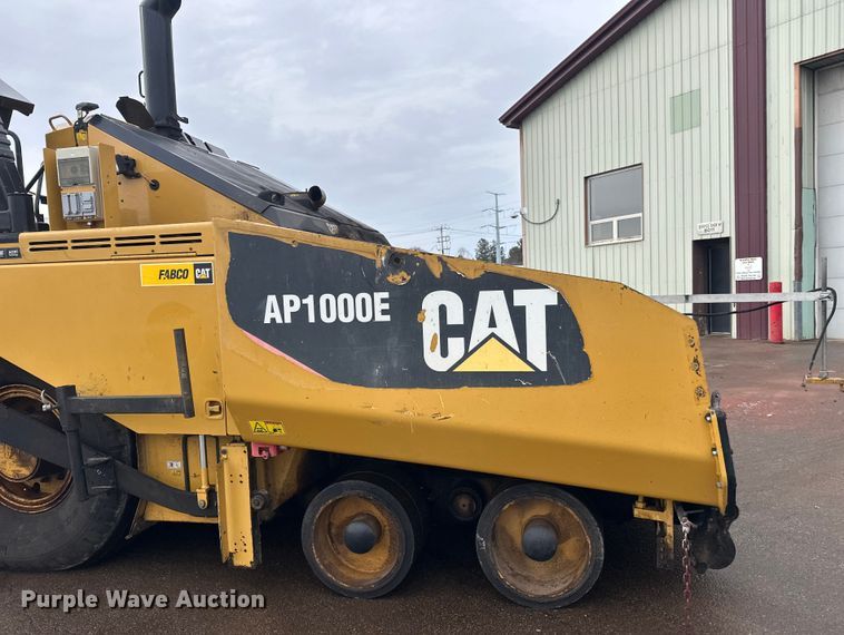 image for item FK1579 2014 Caterpillar AP1000E paver