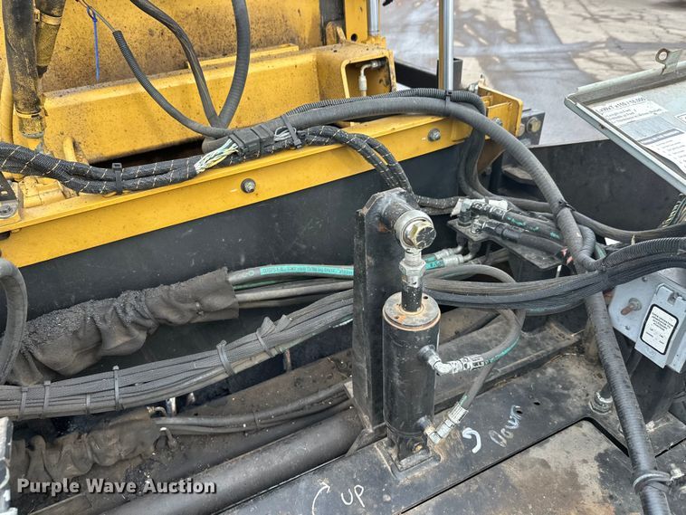 image for item FK1579 2014 Caterpillar AP1000E paver