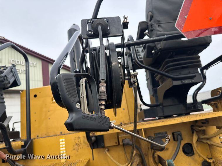 image for item FK1579 2014 Caterpillar AP1000E paver