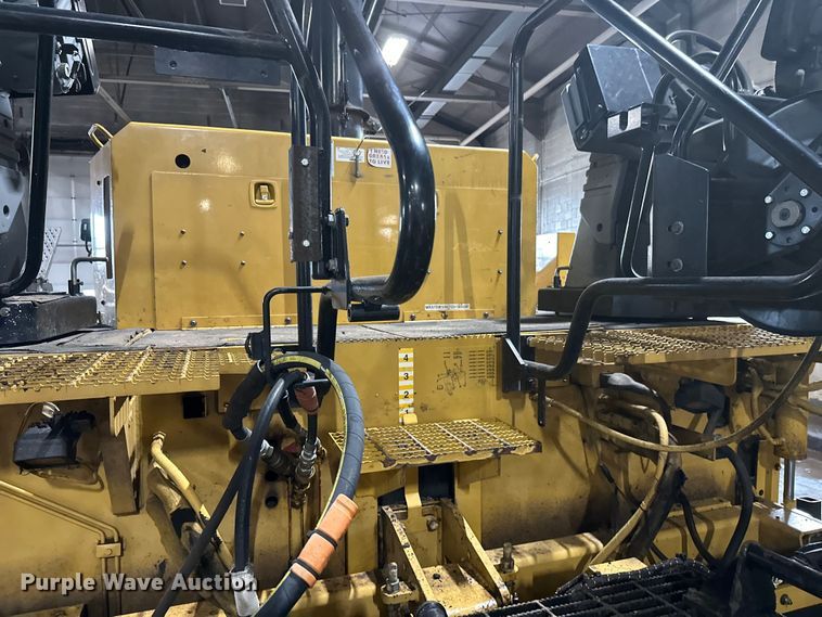 image for item FK1579 2014 Caterpillar AP1000E paver