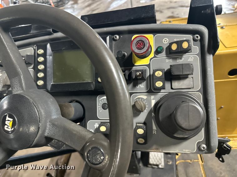 image for item FK1579 2014 Caterpillar AP1000E paver