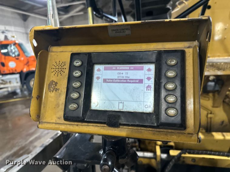 image for item FK1579 2014 Caterpillar AP1000E paver