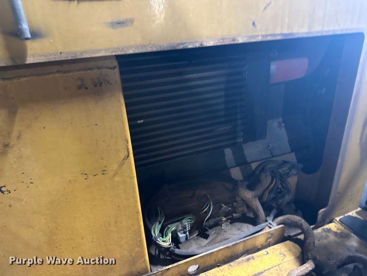 image for item FK1579 2014 Caterpillar AP1000E paver