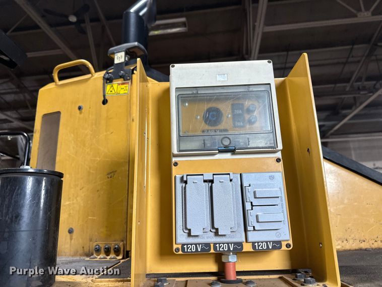 image for item FK1579 2014 Caterpillar AP1000E paver