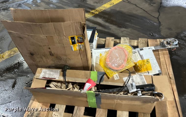 image for item FK1579 2014 Caterpillar AP1000E paver