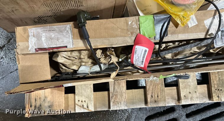 image for item FK1579 2014 Caterpillar AP1000E paver