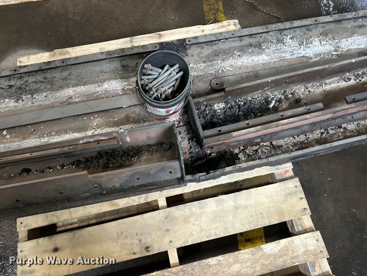 image for item FK1579 2014 Caterpillar AP1000E paver