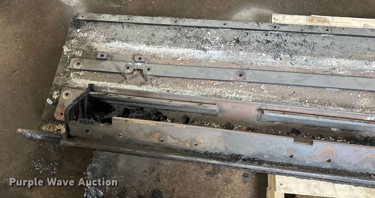 image for item FK1579 2014 Caterpillar AP1000E paver