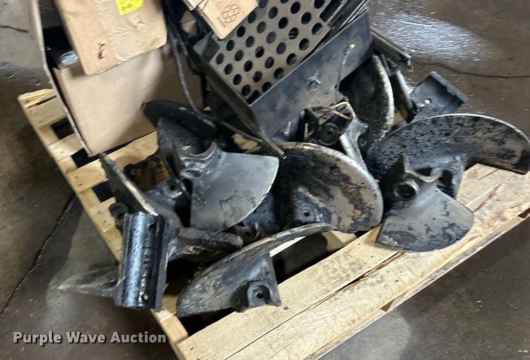 image for item FK1579 2014 Caterpillar AP1000E paver