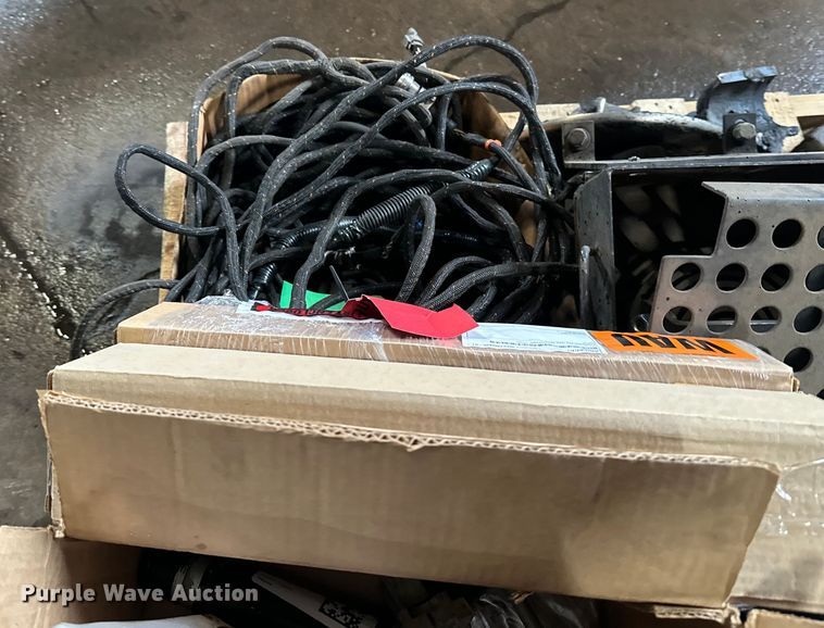 image for item FK1579 2014 Caterpillar AP1000E paver