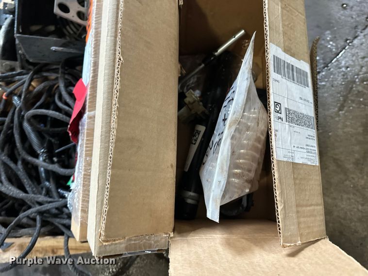 image for item FK1579 2014 Caterpillar AP1000E paver