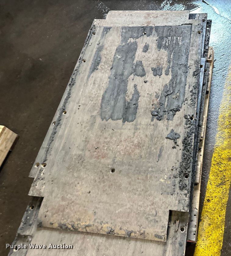 image for item FK1579 2014 Caterpillar AP1000E paver