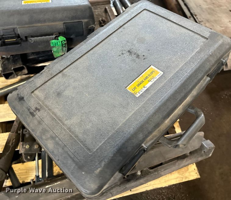 image for item FK1579 2014 Caterpillar AP1000E paver