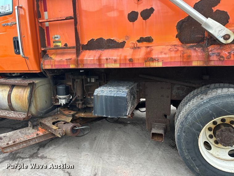 image for item FK1580 2012 International SF637 dump truck